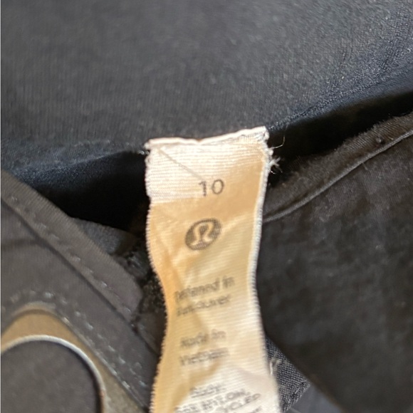 Lululemon Women's Black Shorts - Picture 5 of 6